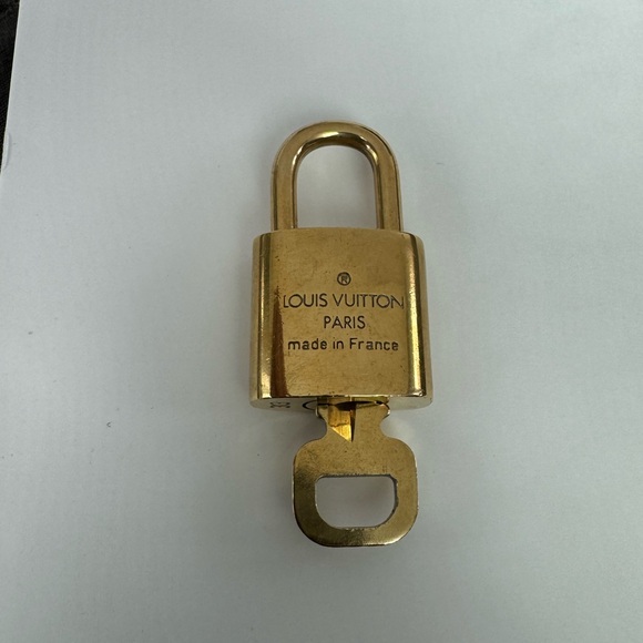 Authentic The Louis Vuitton Lock & Key - Picture 2 of 4